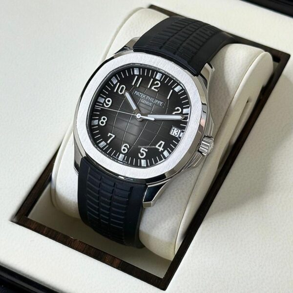Patek Philippe Aquanaut noir