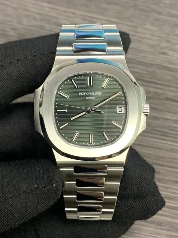 Patek Philippe Nautilus Vert Dial